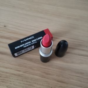 BNIB Mac Ruby Woo